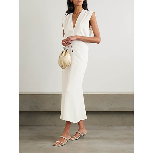 테일러드 아이보리 민소매 딥 V 미디 드레스